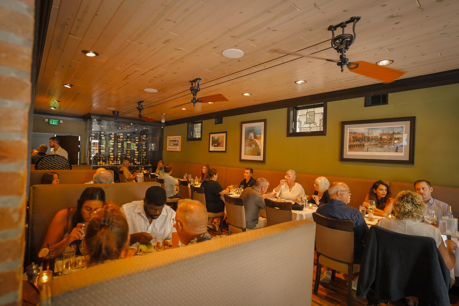 The Prime 225 dining room during service